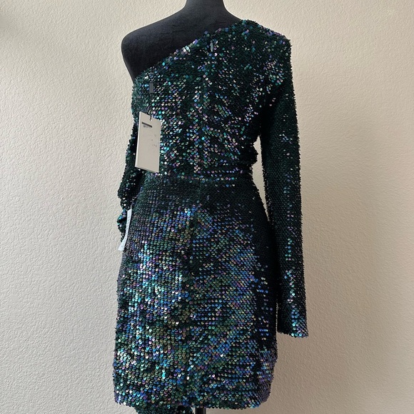 Lavish Alice mermaid Sequin One Shoulder Ruffle front Cocktail Dress Sz 2, Trend - Picture 4 of 12